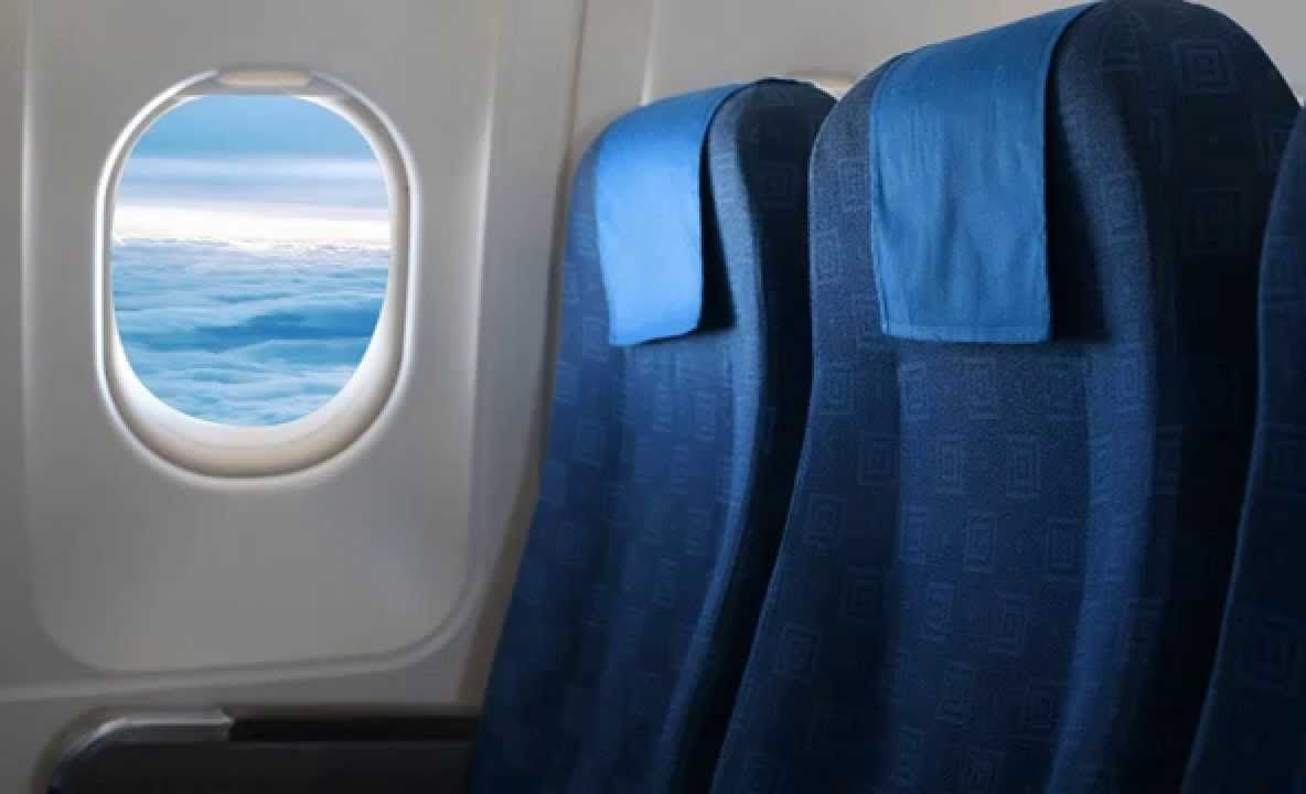 4 detalii șocante despre zborul cu avionul pe care nicio stewardesă nu ți le spune