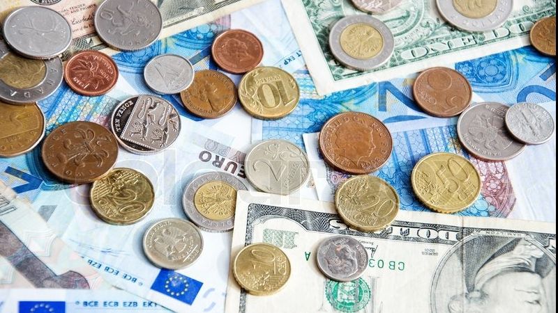 A primit rest o bancnotă. Când a privit-o atent, a amuţit. Ce se vedea pe ea