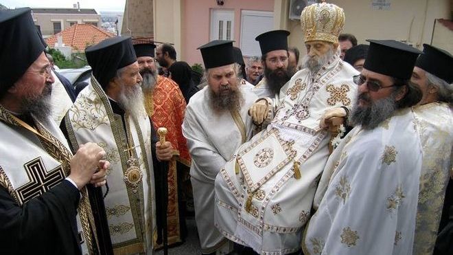 O stranie ceremonie funerară din Grecia a uimit oamenii din întreaga lume