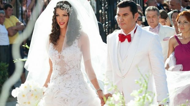 Întorsătură de situaţie: Cristi Borcea riscă să rămână însurat. Ce şi-a rugat mama să facă