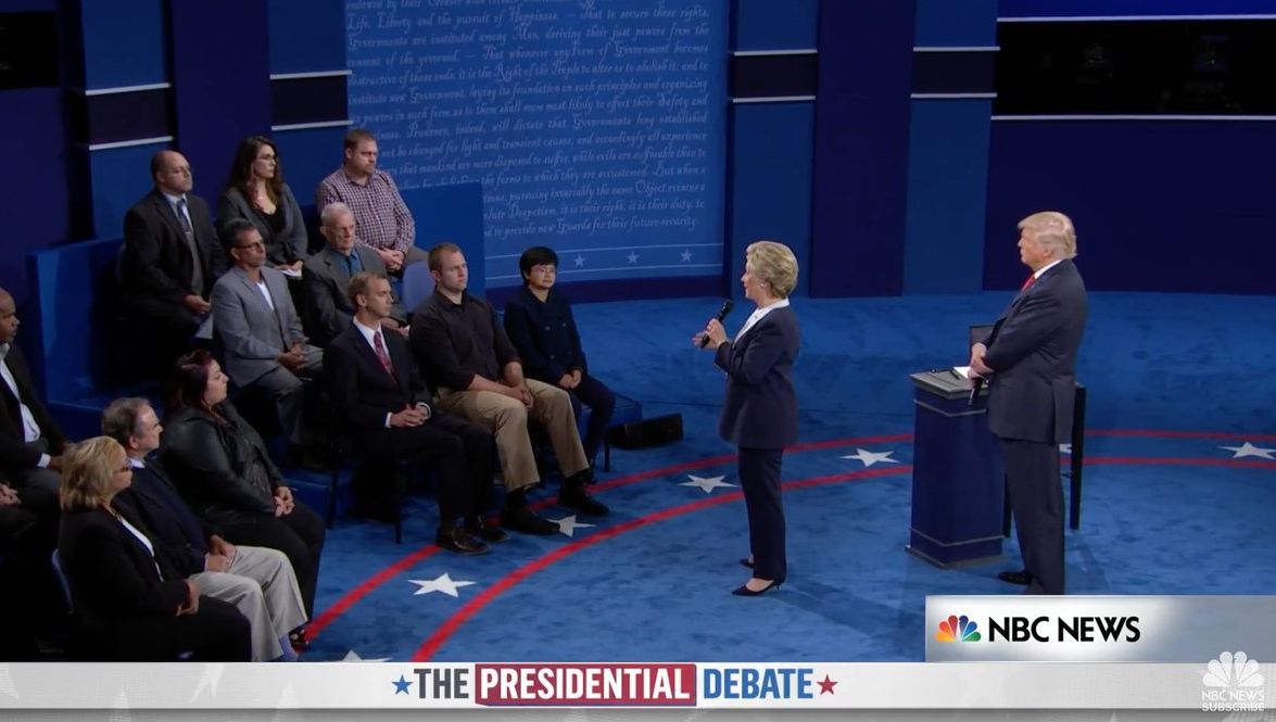 Trump a uimit, la a doua dezbatere prezidenţială, cu limbajul său corporal - FOTO & VIDEO