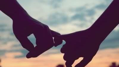 La câteva luni de când a născut, s-a despărţit de soţul ei 