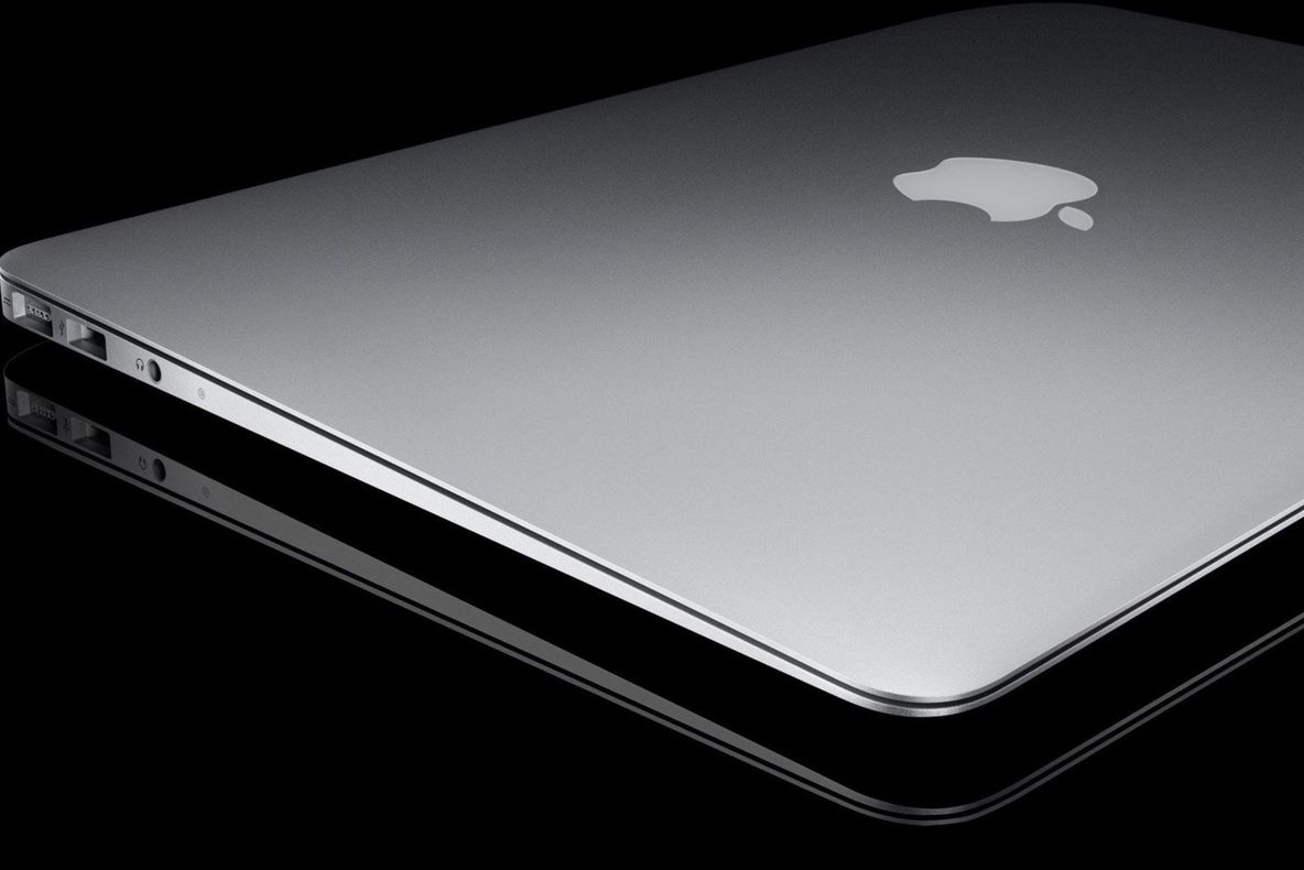 Cat costa cele mai ieftine laptopuri Apple la eMAG, in acest moment