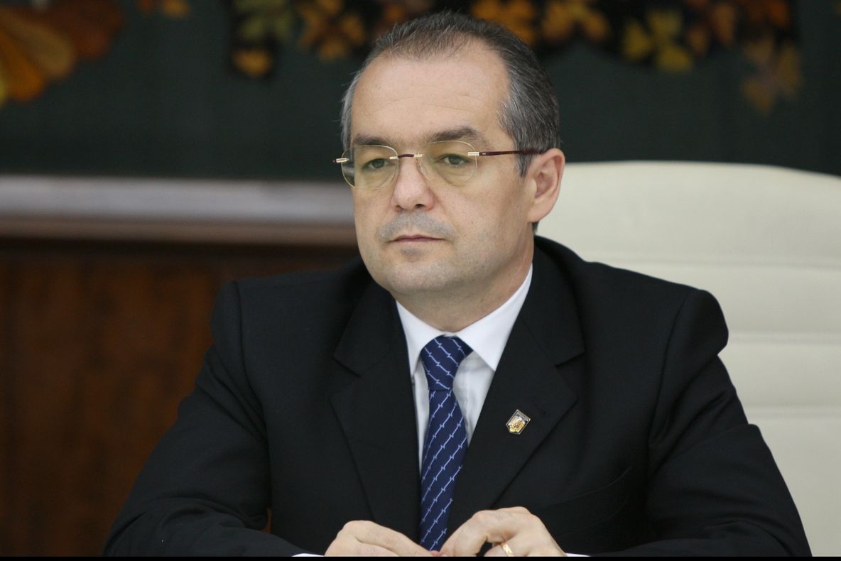 Nou moment amuzant cu Emil Boc. Ce nu a reuşit să facă fostul prim-ministru
