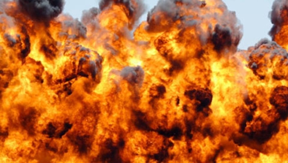 Explozie la o rafinărie din Franţa! Cel puţin cinci oameni au fost răniţi 