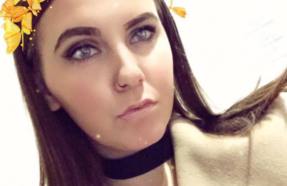 Gafă uriașă a unei mame. Ce tricou i-a luat fiicei de 18 ani. ”E obscen, dar ne-am amuzat”