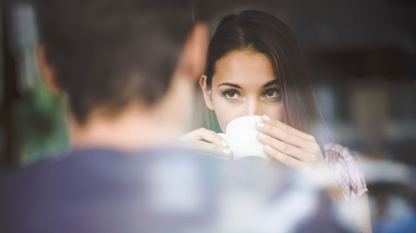 La ce se uită femeile prima dată când văd un bărbat. Nimeni nu se aştepta la asta!