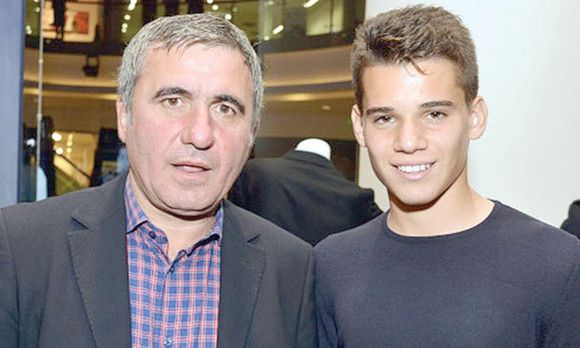 Decizie de ultimă oră a lui Hagi în privinţa fiului Ianis. Cadou senzaţional. Maşină de colecţie