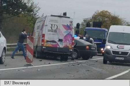 Accident rutier pe centura de nord a Capitalei. Un rănit şi circulație blocată - FOTO