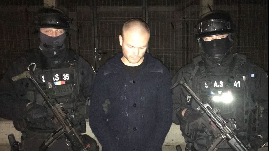 Bărbatul care a accidentat mortal doi copii în Galaţi și a fugit, adus sub ESCORTĂ din Italia