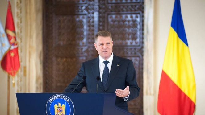 Iohannis a promulgat legea finanţării partidelor. Ce atribuţii vor avea AEP şi Curtea de Conturi