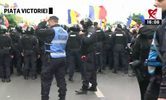 Violențe la marșul pentru unirea R. Moldova cu România. Min. de Interne cere Jandarmeriei un raport