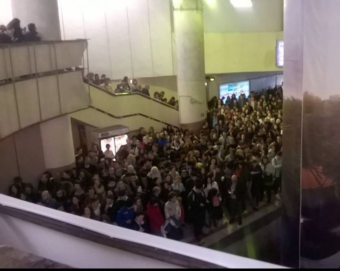 Aglomeraţie la metrou. Precizări Metrorex cu privire la circulaţia în orele de vârf