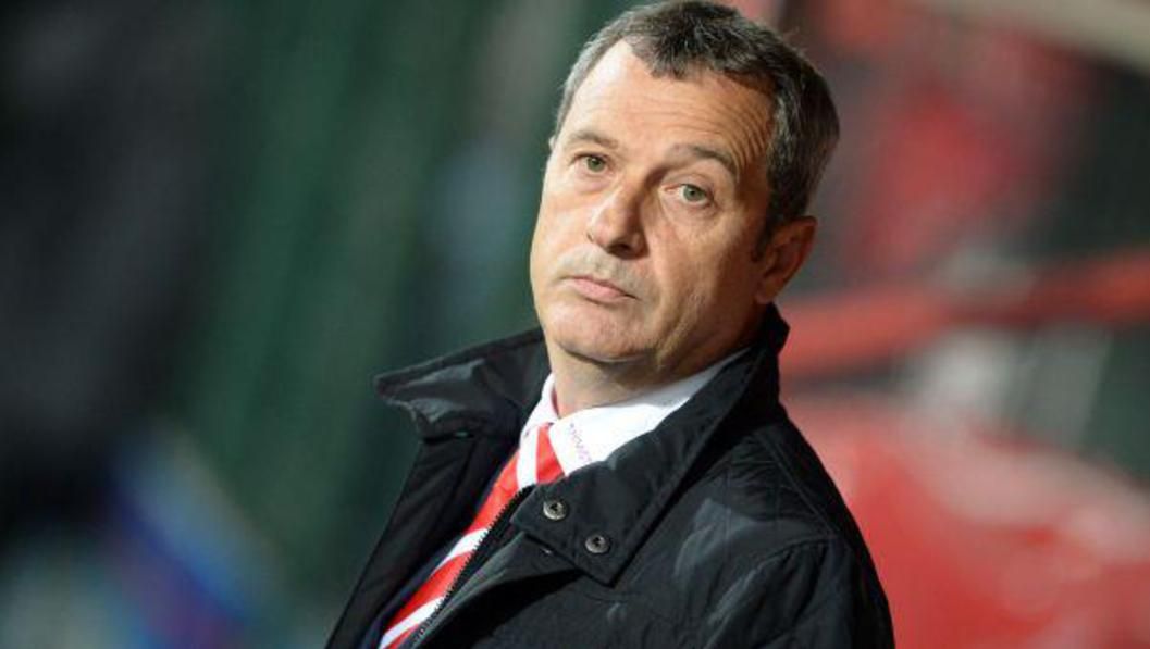 Mircea Rednic îşi pregăteşte marea revenire în antrenorat. Ce fotbalist va transfera la noua echipă?