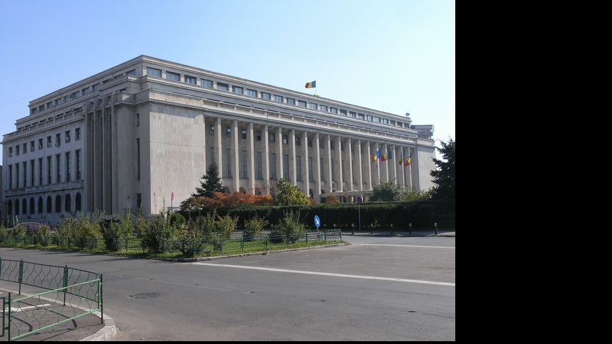 Miniştrii tehnocraţi ar trebui să demisioneze din funcţii daca vor să intre în politică?