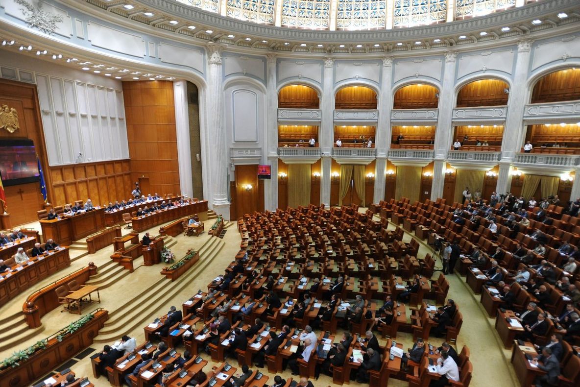 Camera Deputaților se pregăteşte: cumpără 400 de cartele de vot pentru următorii aleși 