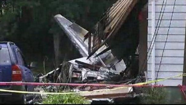 TRAGEDIE aviatică. Un avion s-a prăbuşit. Pilotul a murit