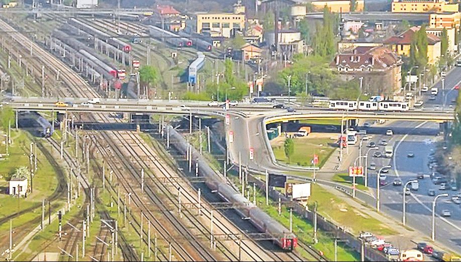 Trafic de coşmar pe Podul Grant, din Capitală, din cauza ruperii unui rost de dilataţie al podului 