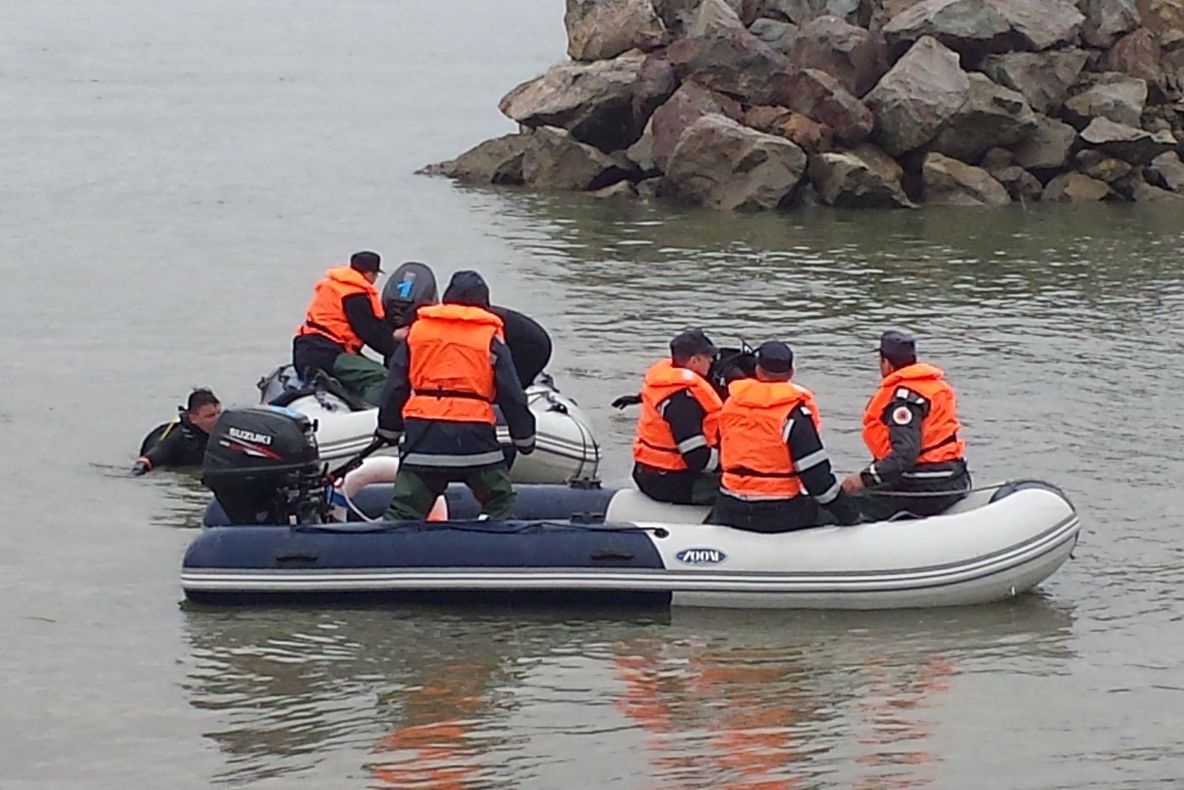 Tânăr dispărut în Dunăre, găsit mort după aproape o zi de căutări