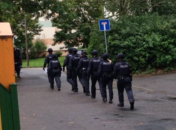 Alertă teroristă în Germania. Trei bărbaţi au fost arestaţi de poliţie 