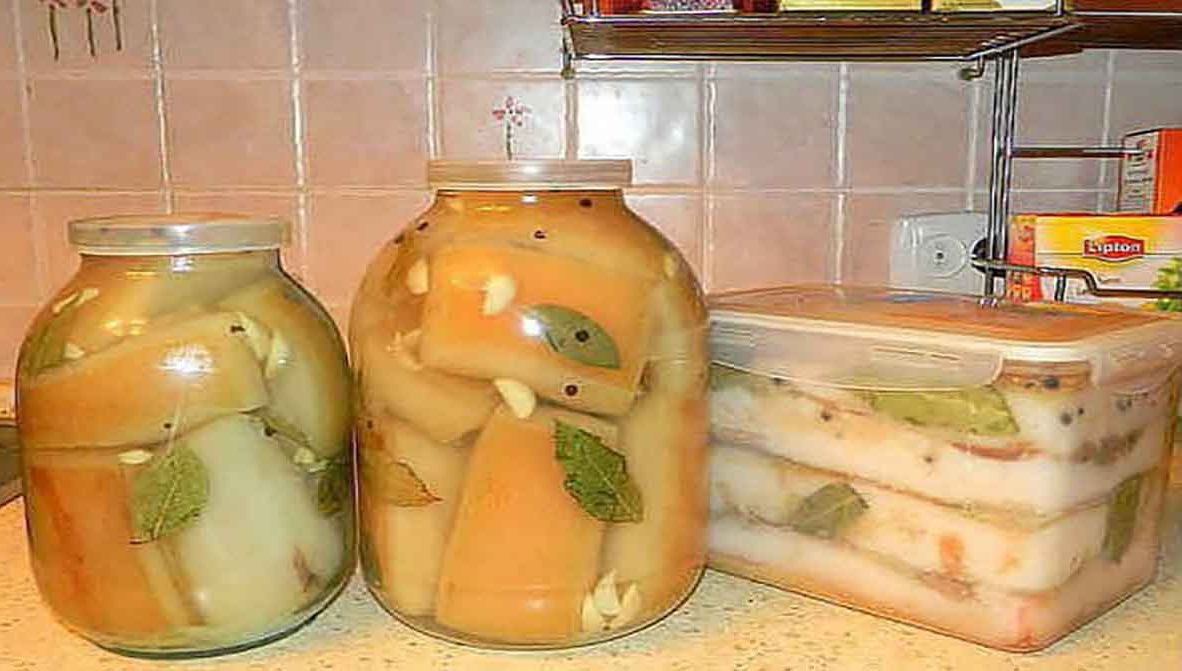 O delicatesă ce ți se topește în gură. Iată cum se prepară slănina în saramură