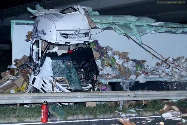 Doi români au murit într-un accident în Croația. Imagini şocante!