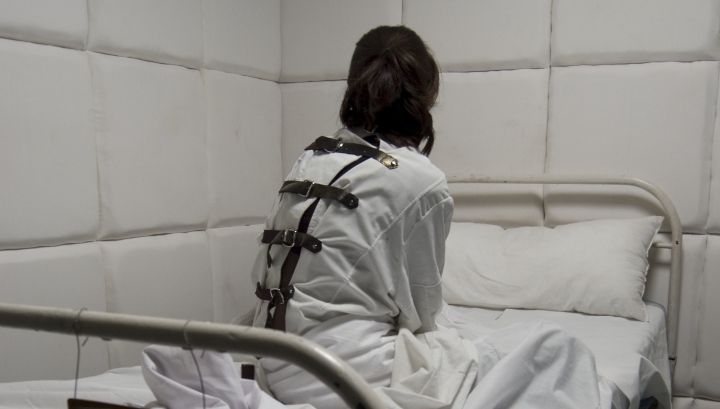 Drama neştiută a unei cântăreţe. S-a internat într-un centru de reabilitare pentru boli psihice