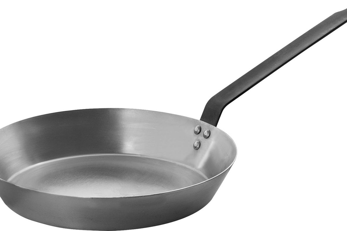 De ce au toate tigăile şi cratițele o gaură în mâner? Iată la ce foloseşte ea de fapt 