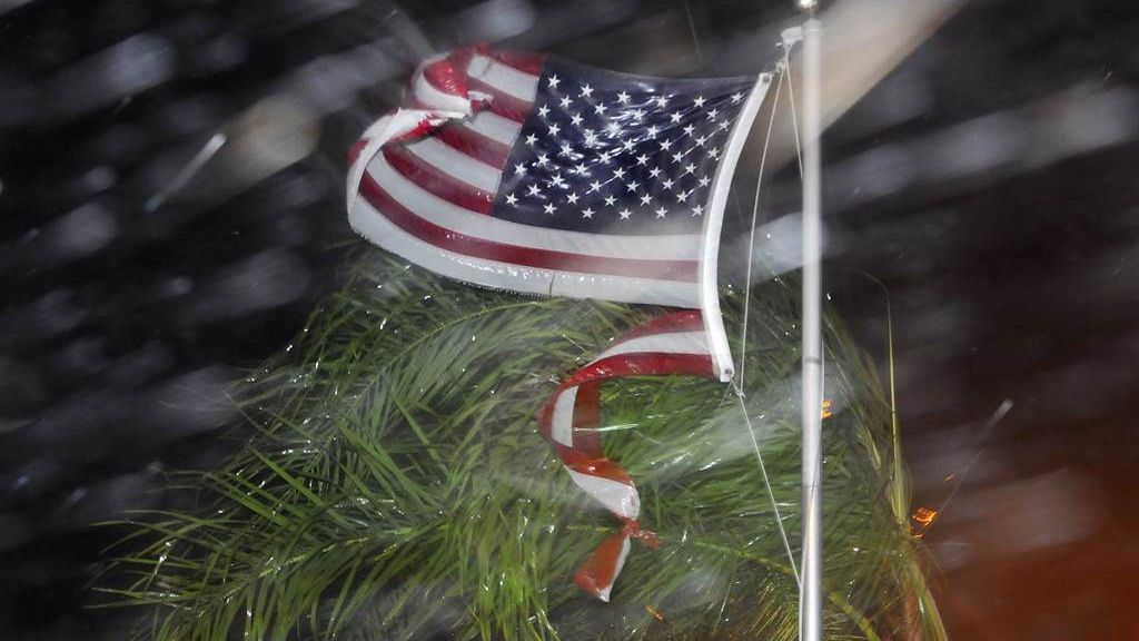 Uraganul Matthew pierde din forţă, după ce a făcut 900 de victime în Haiti şi 5 în Florida 