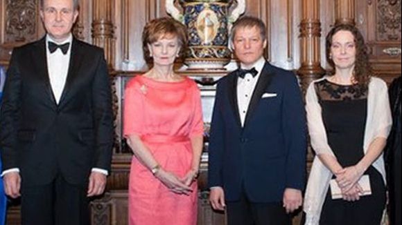 Dacian Cioloş: Vă fac o confidenţă, soţia mi-a spus că s-a cam săturat de Bruxelles şi străinătate 