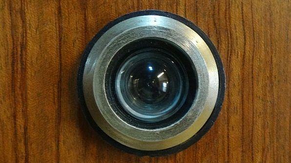 Metoda "Pomana" ia amploare în România. Cum acţionează hoţii