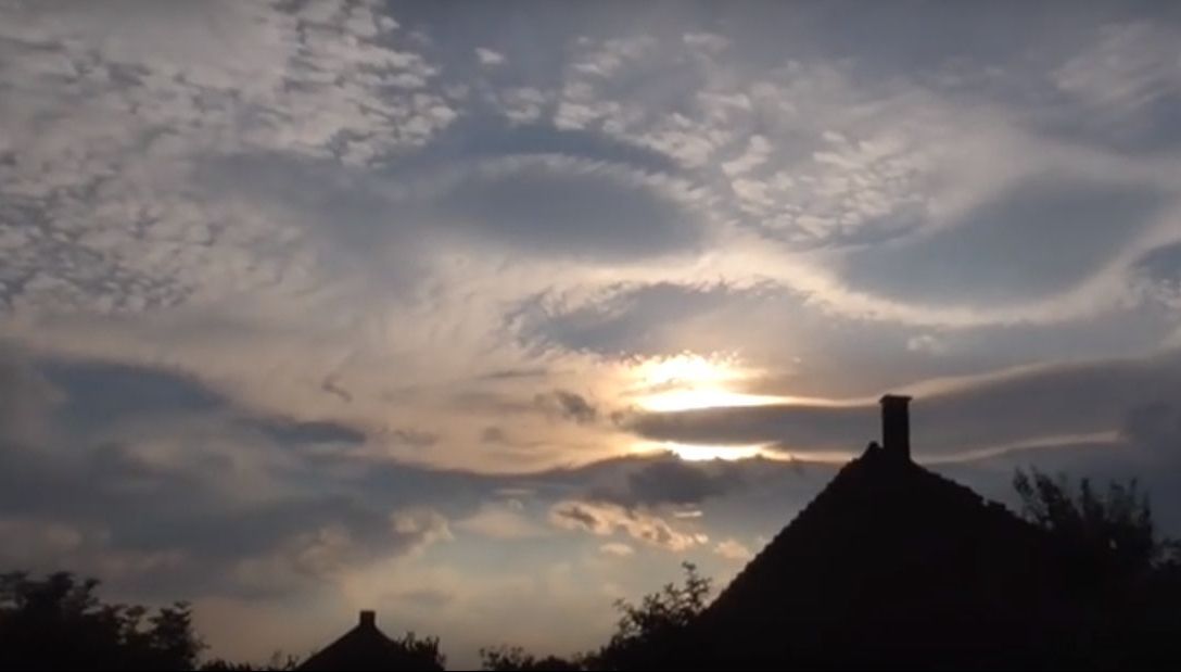 Fenomenul care i-a speriat pe localnici. Zgomote stranii se aud din cer. "E semnul apocalipsei"