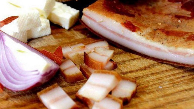 Ce se întâmplă în corpul tău după ce mănânci slănină