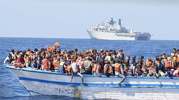 2.200 de persoane salvate sâmbătă din Marea Mediterană