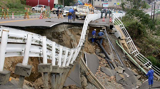 Cutremur puternic în Japonia. Un tsunami cu înălţimea de 1,4 metri a lovit coasta