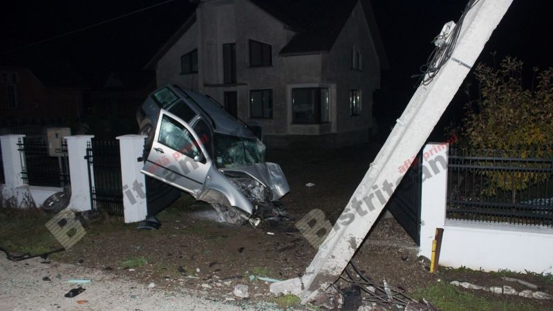 Cascadorie ca-n filme, în Timiş: au scăpat cu viaţă după ce au lovit un cap de pod 