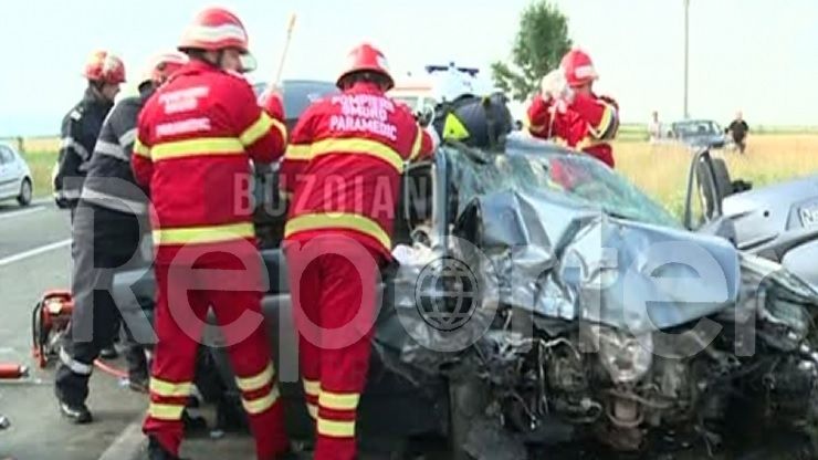 Accident foarte grav pe DN2. Un șofer de 75 de ani a pierdut controlul volanului