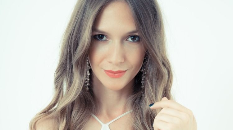 Adela Popescu, la un pas de moarte! Cum au diagnosticat-o greşit medicii de la urgenţă