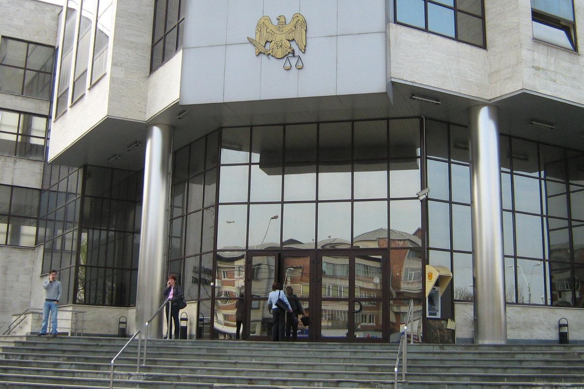 Alertă falsă cu bombă la Tribunalul Maramureş! SRI: Pachetul avea elemente de dispozitiv explozibil