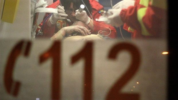 O femeie şi-a înjunghiat soţul în Piaţa Mare din Sibiu