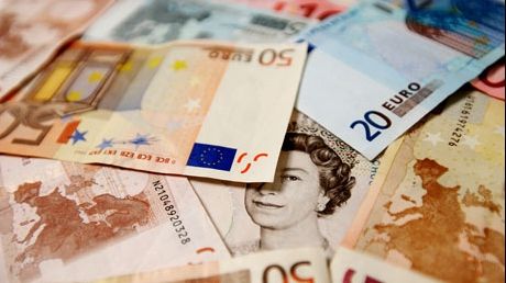 Bancnotă de câteva zeci de lei, vândută cu 80.000 de lire. Motivul? Râzi când vezi ce scrie pe ea