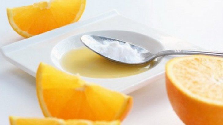 A băut un pahar de bicarbonat de sodiu cu lămâie. Ce s-a întâmplat apoi în corpul ei este miraculos 