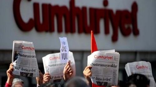 Proteste VIOLENTE în Istanbul! Poliția intervine cu tunuri de apă și gaze lacrimogene 