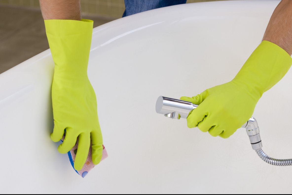 Cum să cureți cada fără soluții speciale. E gata în câteva minute