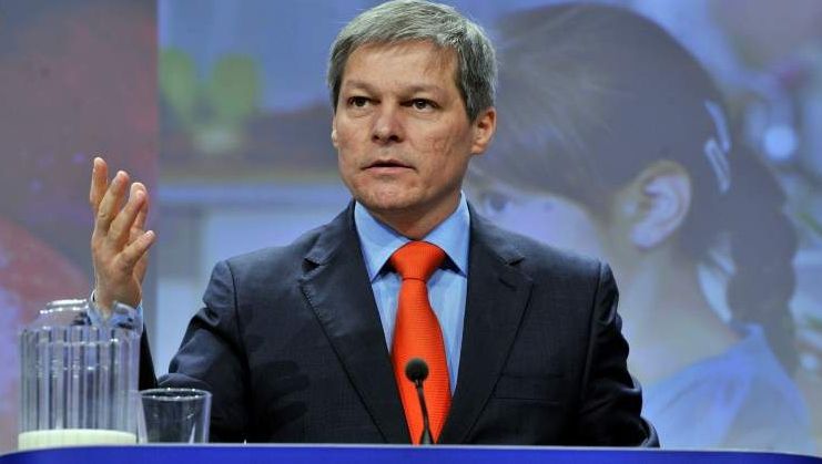 Dacian Cioloş, decorat de preşedintele Moldovei, Nicolae Timofti 