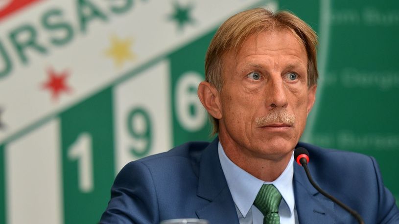 Cornel Dinu îl desfiinţează pe Christoph Daum: "Nu ne trebuia sub nicio formă selecționer străin""