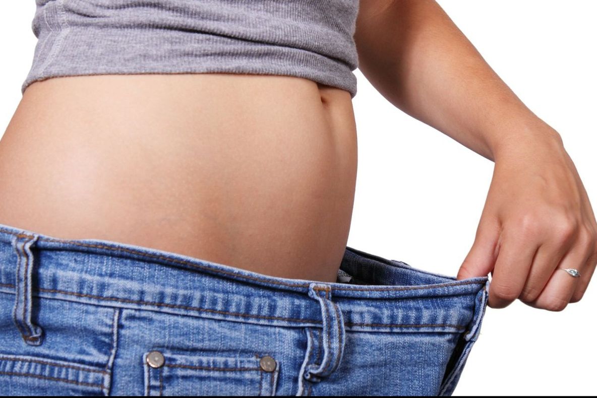 5 remedii naturale pentru topirea grăsimii din zona abdominală