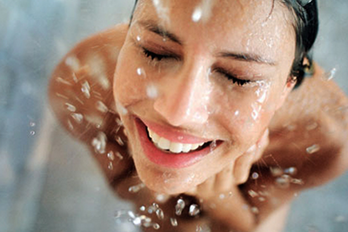 Stai mult la duș? Ce spun psihologii despre tine te va revolta