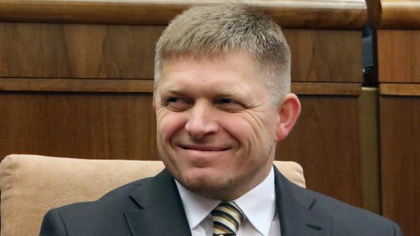 Un premier din UE, despre unii jurnalişti: "Prostituate murdare!"