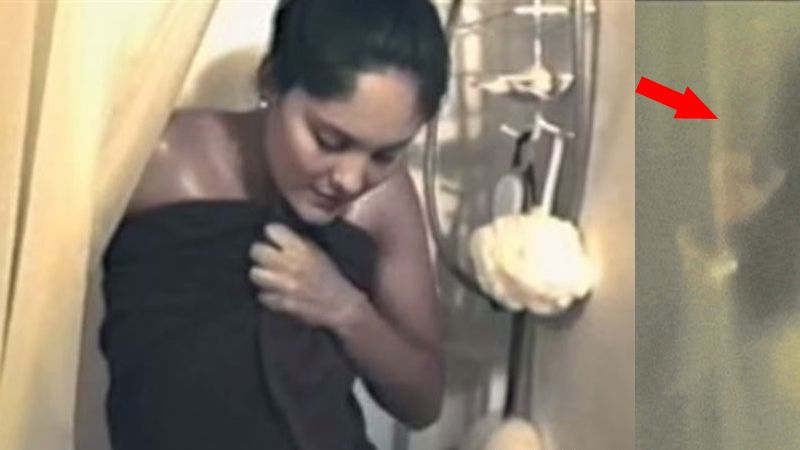 Își filma soția în cadă când a observat ceva terifiant. A încremenit de frică